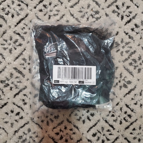 Victoria Secret Lingerie - Picture 5 of 5